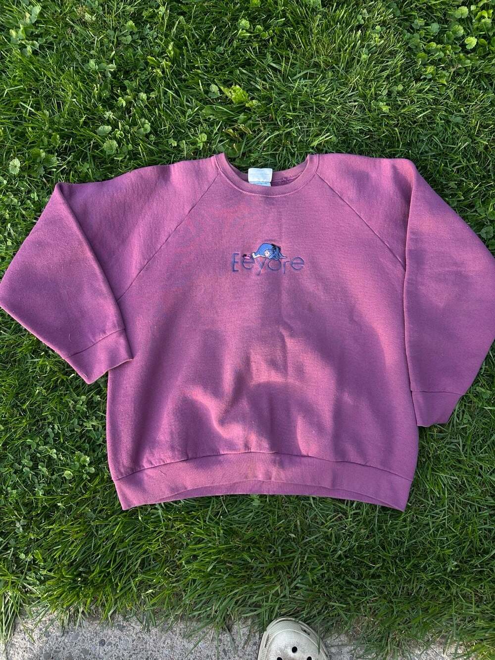 Vintage Disney Winnie the Pooh Eeyore Embroidered Crewneck Sweatshirt Purple L
